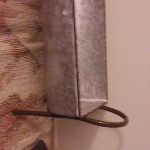 Troth for feeding animals water or food - Picture 3 of 4